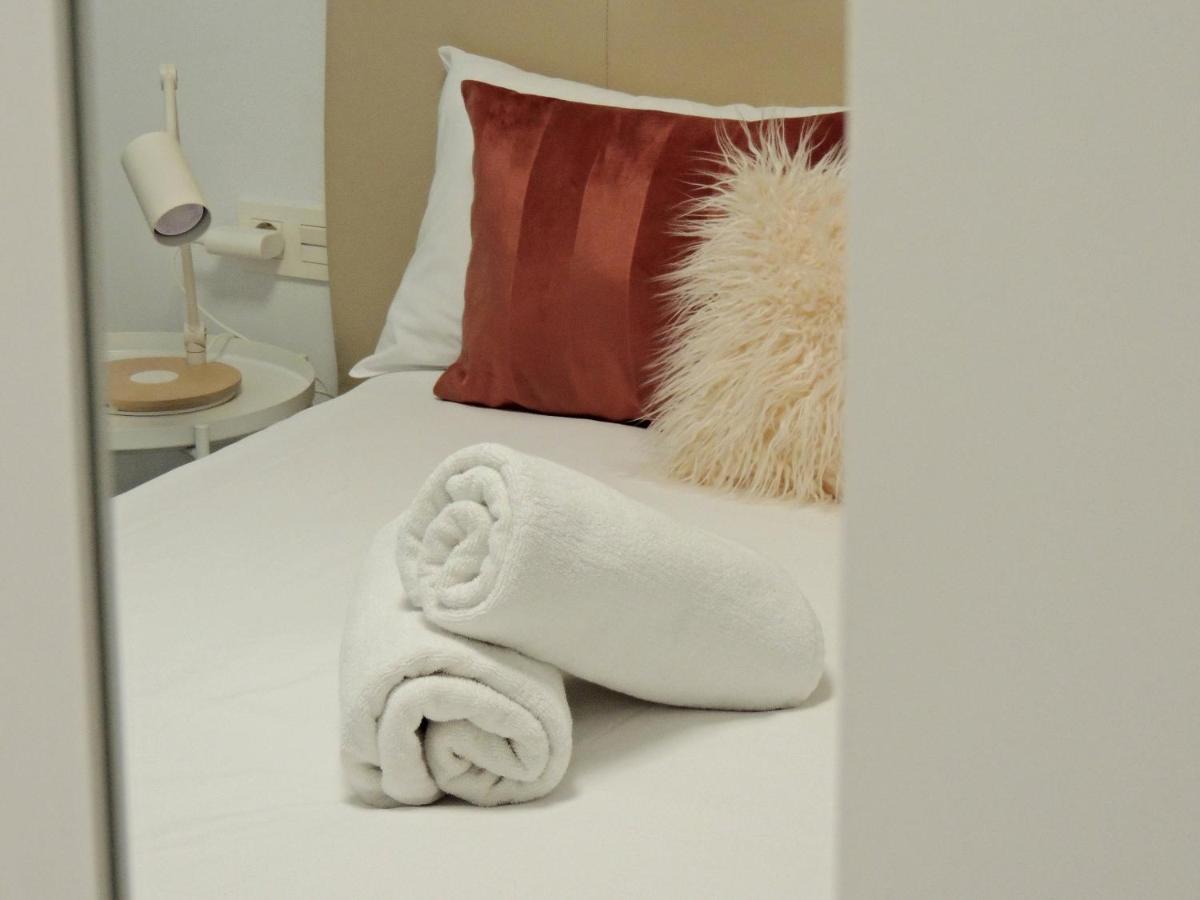 Casa Gascona Con Parking, Wifi Y Netflix Gratis!! By Delabra Apartments Oviedo Buitenkant foto